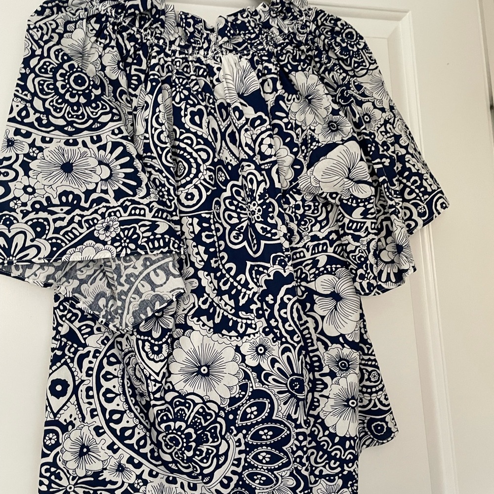 Blue and White Floral Women's Top - Picture 7 of 7